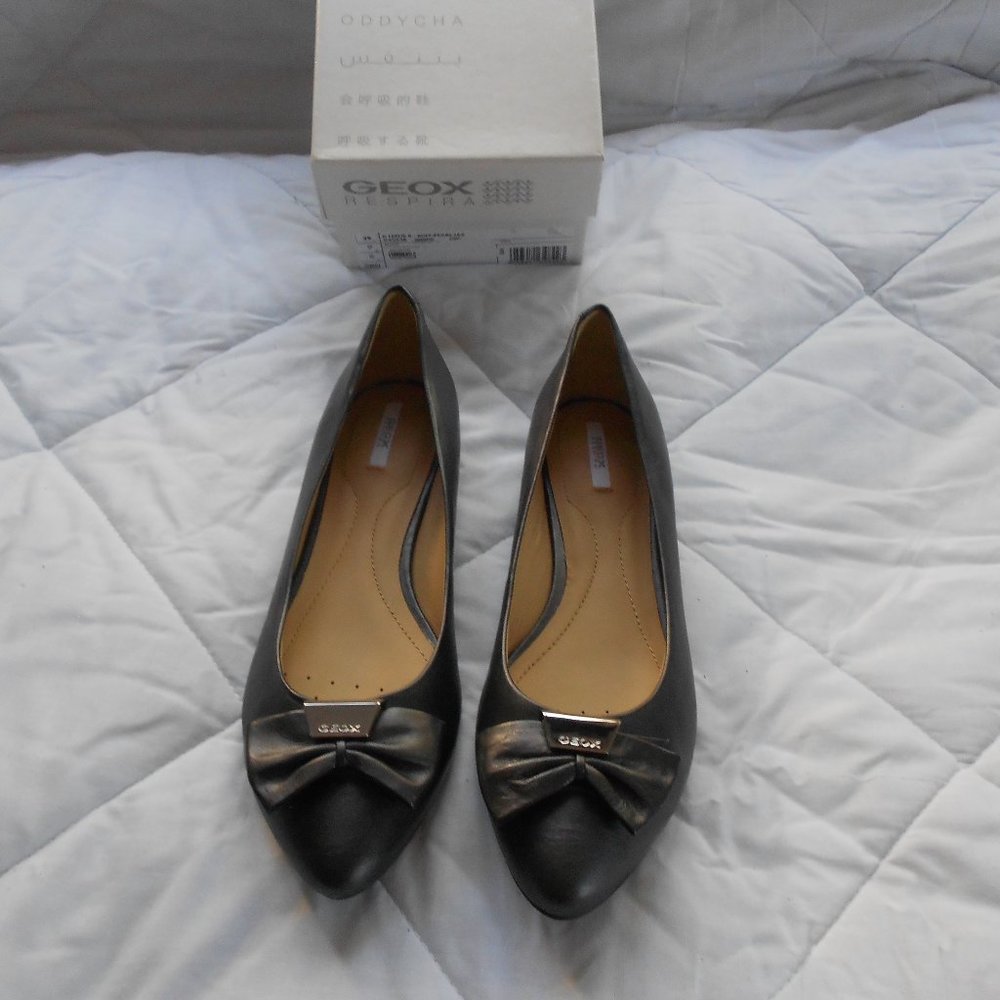 Geox Respira Pearl Finish Black Leather Flats